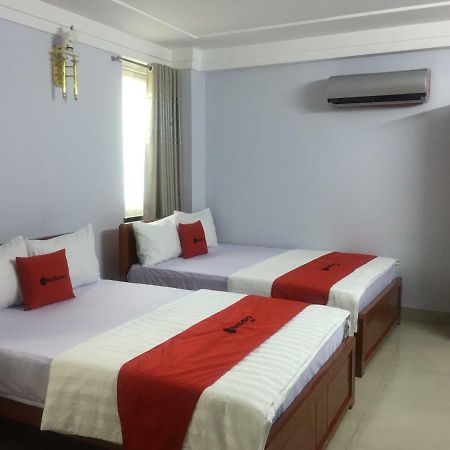 เรดดอร์ซ เนียร์ ฮวาลู สเตเดียม Hotel โฮจิมินห์ซิตี้ ภายนอก รูปภาพ