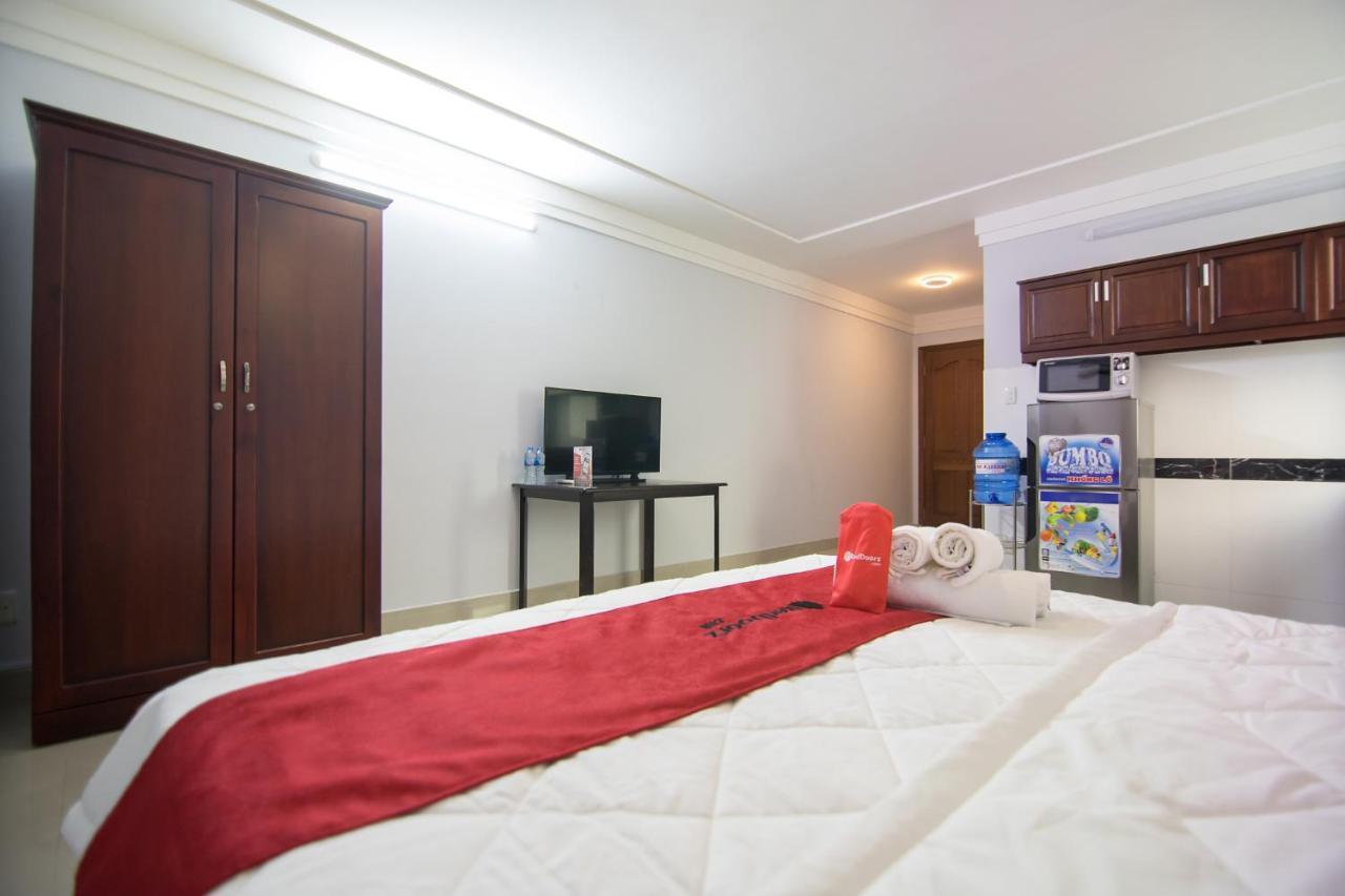 เรดดอร์ซ เนียร์ ฮวาลู สเตเดียม Hotel โฮจิมินห์ซิตี้ ภายนอก รูปภาพ
