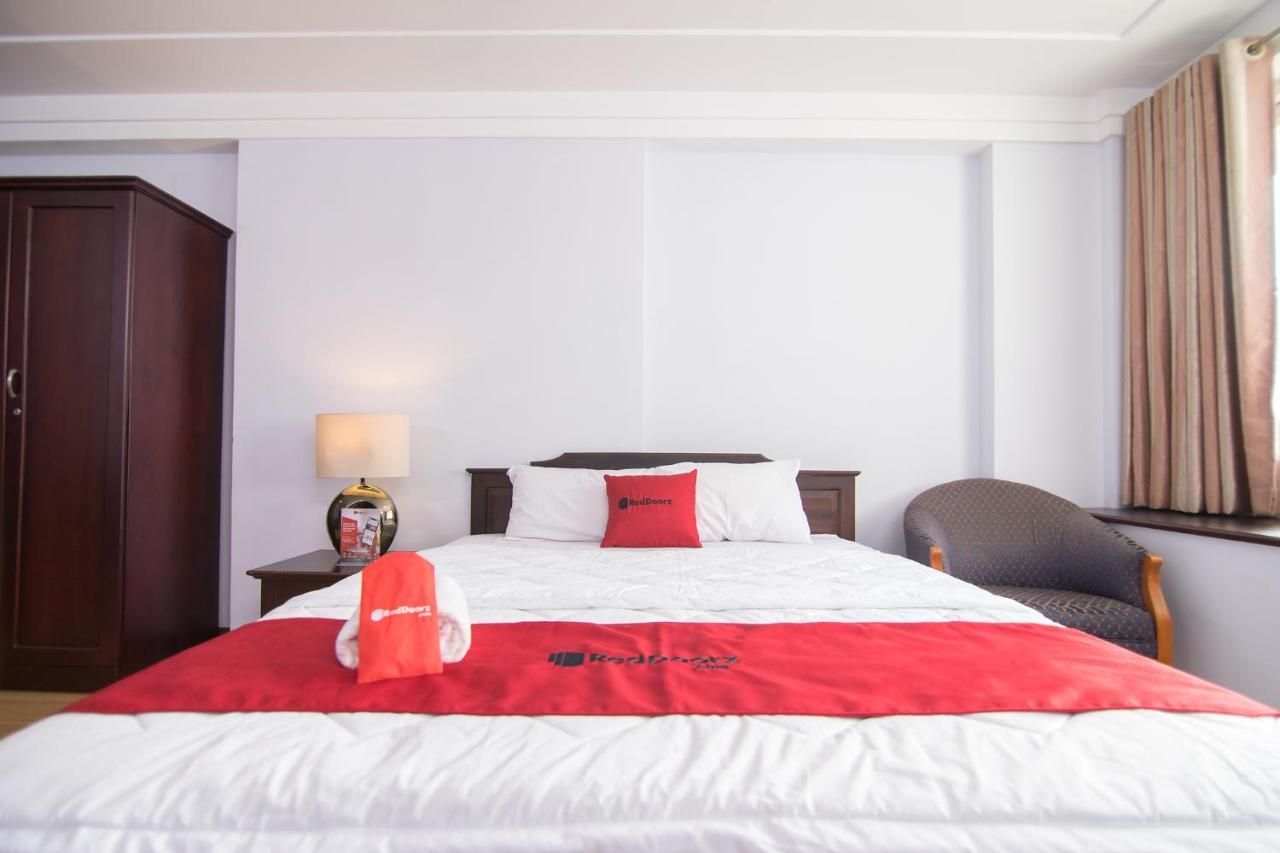เรดดอร์ซ เนียร์ ฮวาลู สเตเดียม Hotel โฮจิมินห์ซิตี้ ภายนอก รูปภาพ