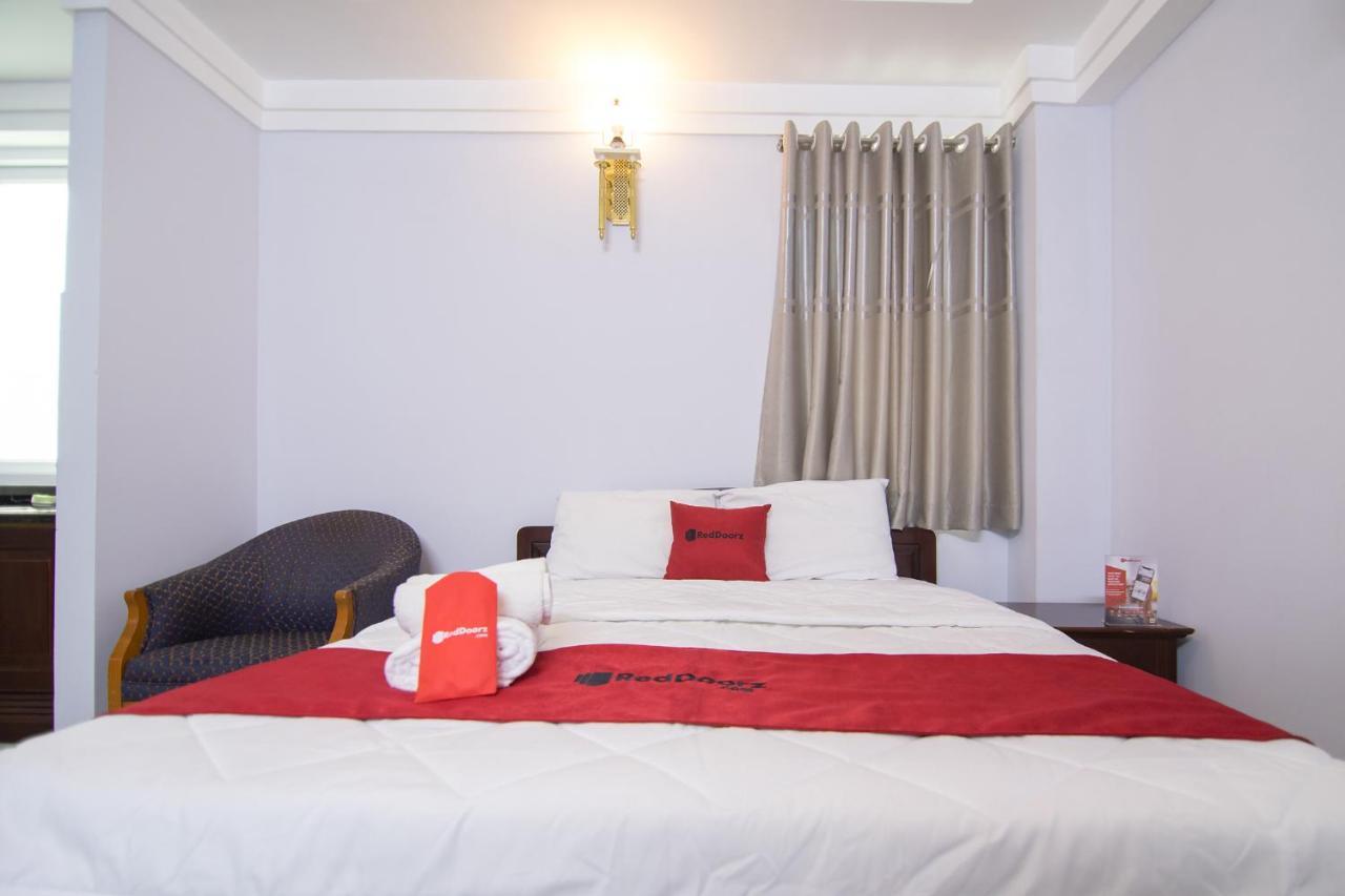 เรดดอร์ซ เนียร์ ฮวาลู สเตเดียม Hotel โฮจิมินห์ซิตี้ ภายนอก รูปภาพ