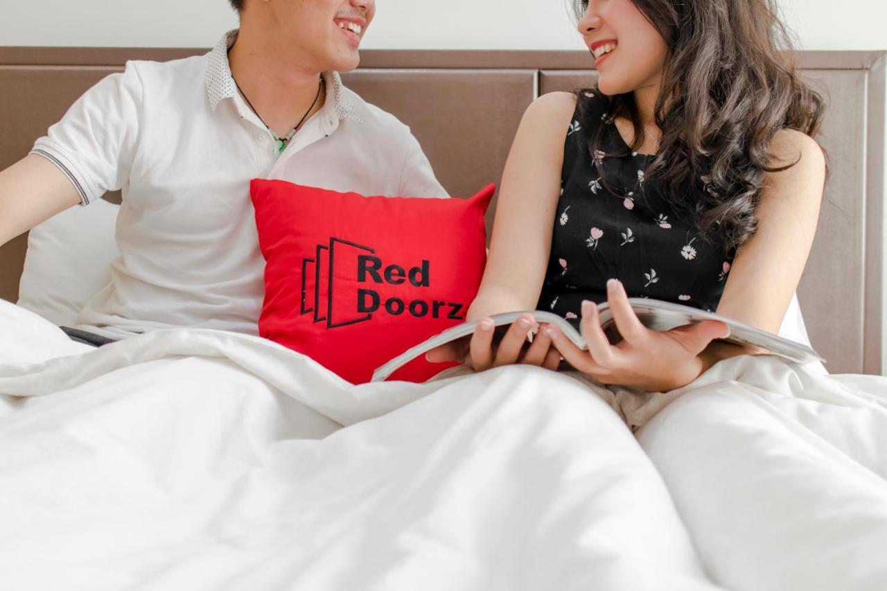 เรดดอร์ซ เนียร์ ฮวาลู สเตเดียม Hotel โฮจิมินห์ซิตี้ ภายนอก รูปภาพ