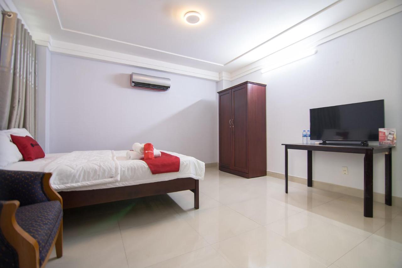 เรดดอร์ซ เนียร์ ฮวาลู สเตเดียม Hotel โฮจิมินห์ซิตี้ ภายนอก รูปภาพ
