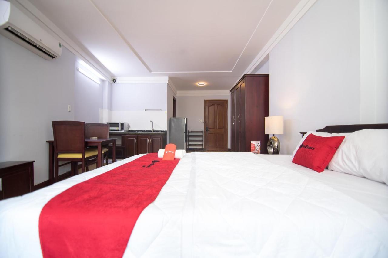 เรดดอร์ซ เนียร์ ฮวาลู สเตเดียม Hotel โฮจิมินห์ซิตี้ ภายนอก รูปภาพ